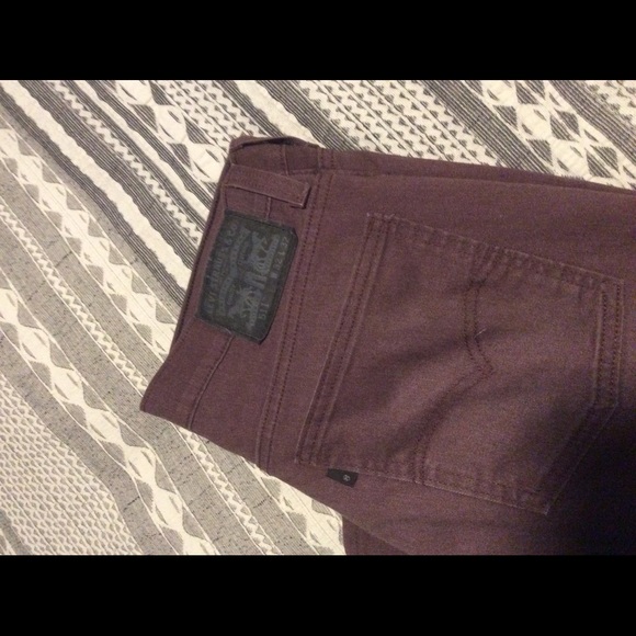 Levis maroon jeans - Picture 2 of 2